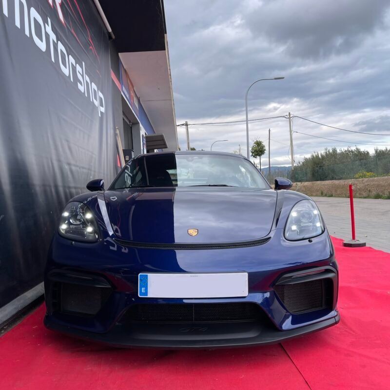 PORSCHE CAYMAN 718 GT4