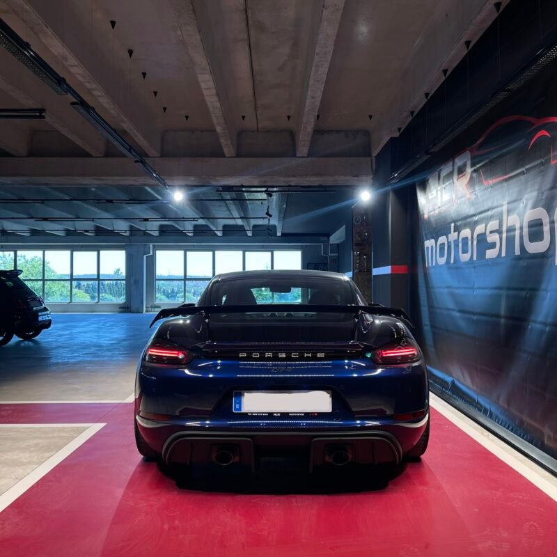 PORSCHE CAYMAN 718 GT4