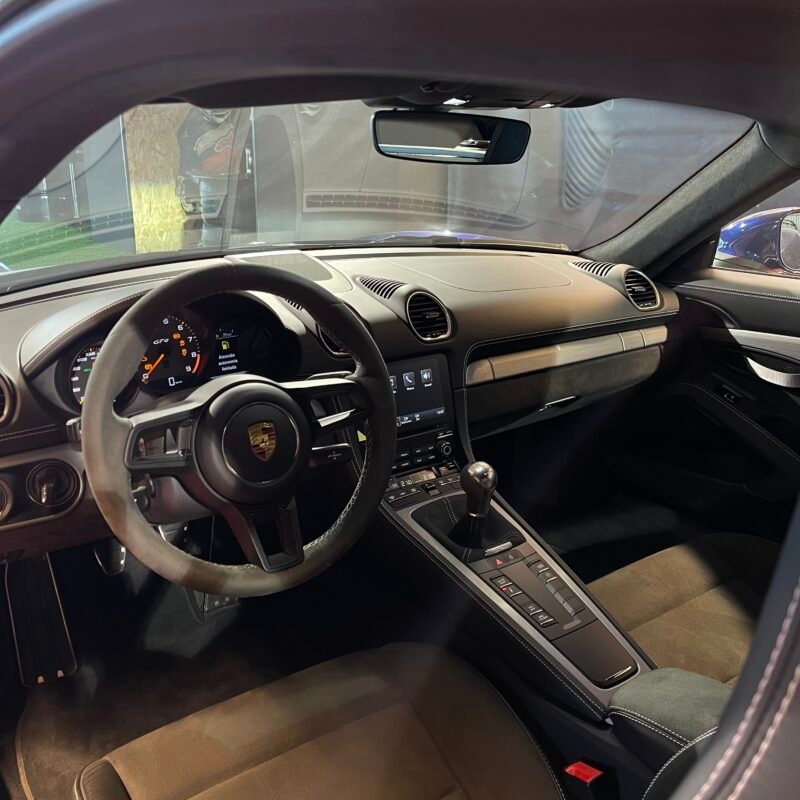 PORSCHE CAYMAN 718 GT4