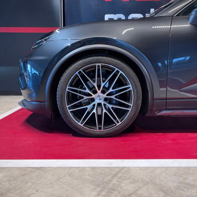 PORSCHE MACAN 4 ELECTRIC