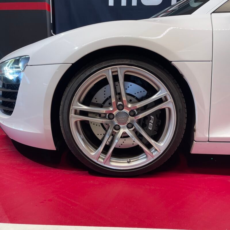 AUDI R8 V8 4.2