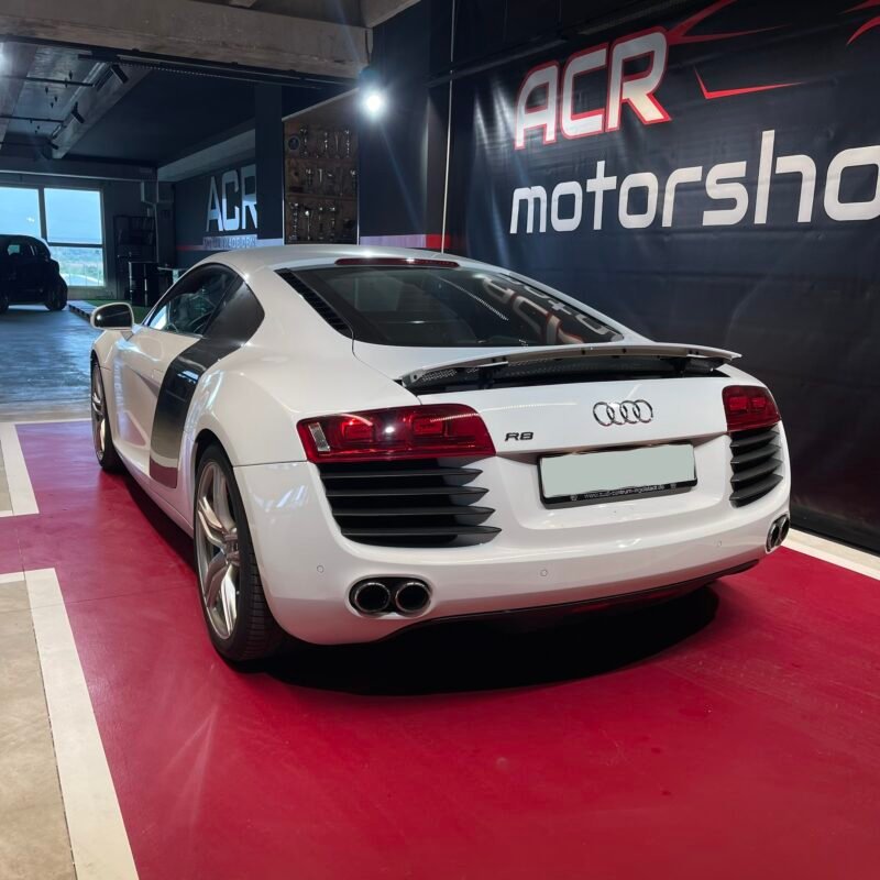 AUDI R8 V8 4.2