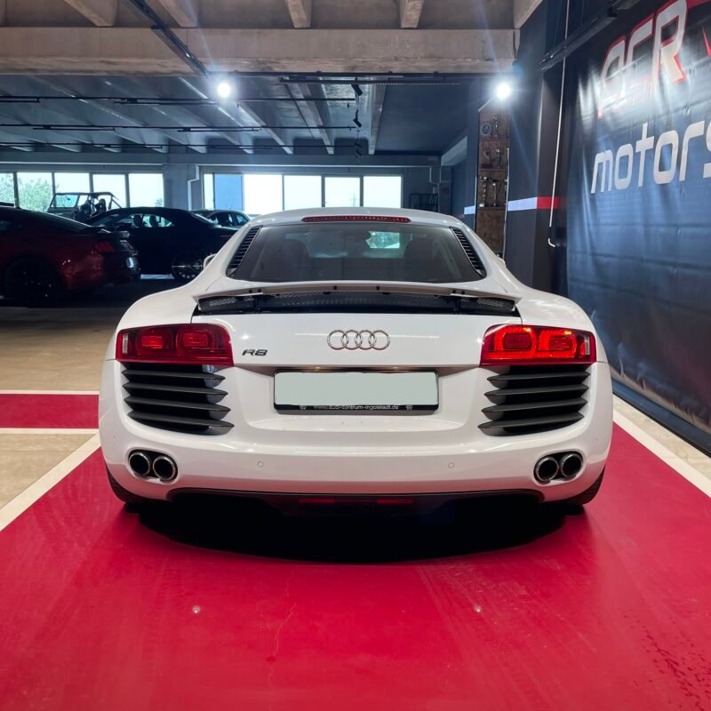 AUDI R8 V8 4.2