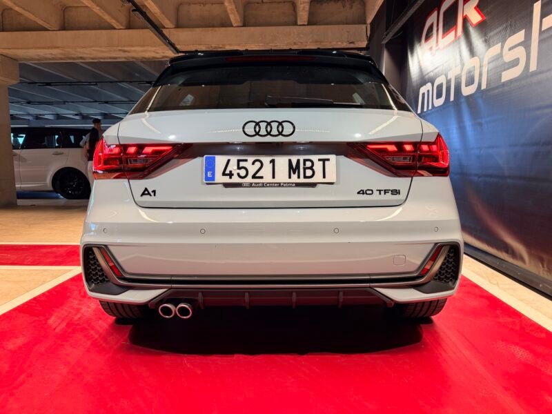 AUDI A1 40tfsi S-line