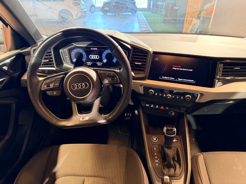 AUDI A1 40tfsi S-line
